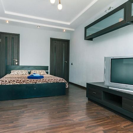 Apartments On Henerala Zhmachenka Киев Экстерьер фото